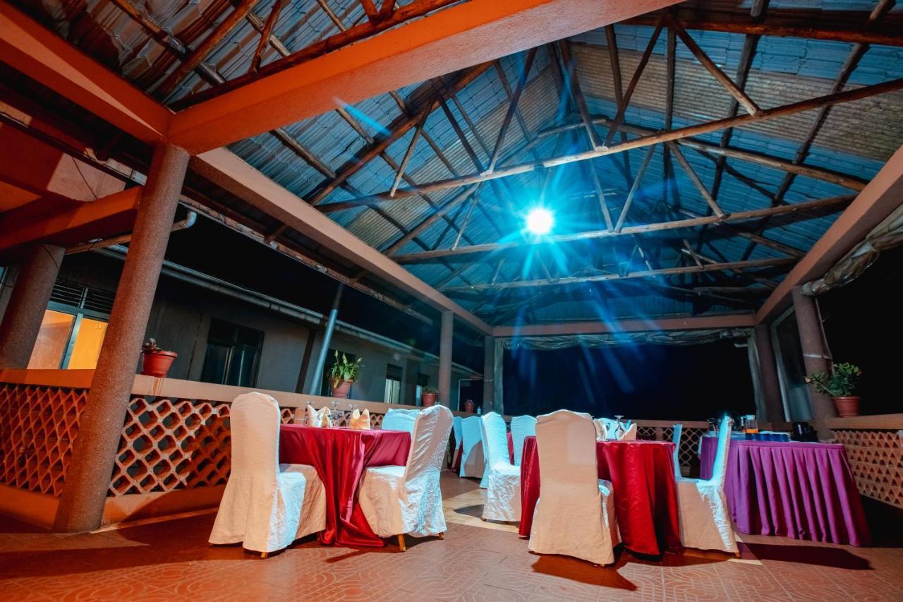 Santa Maria Hotel Entebbe Exterior foto