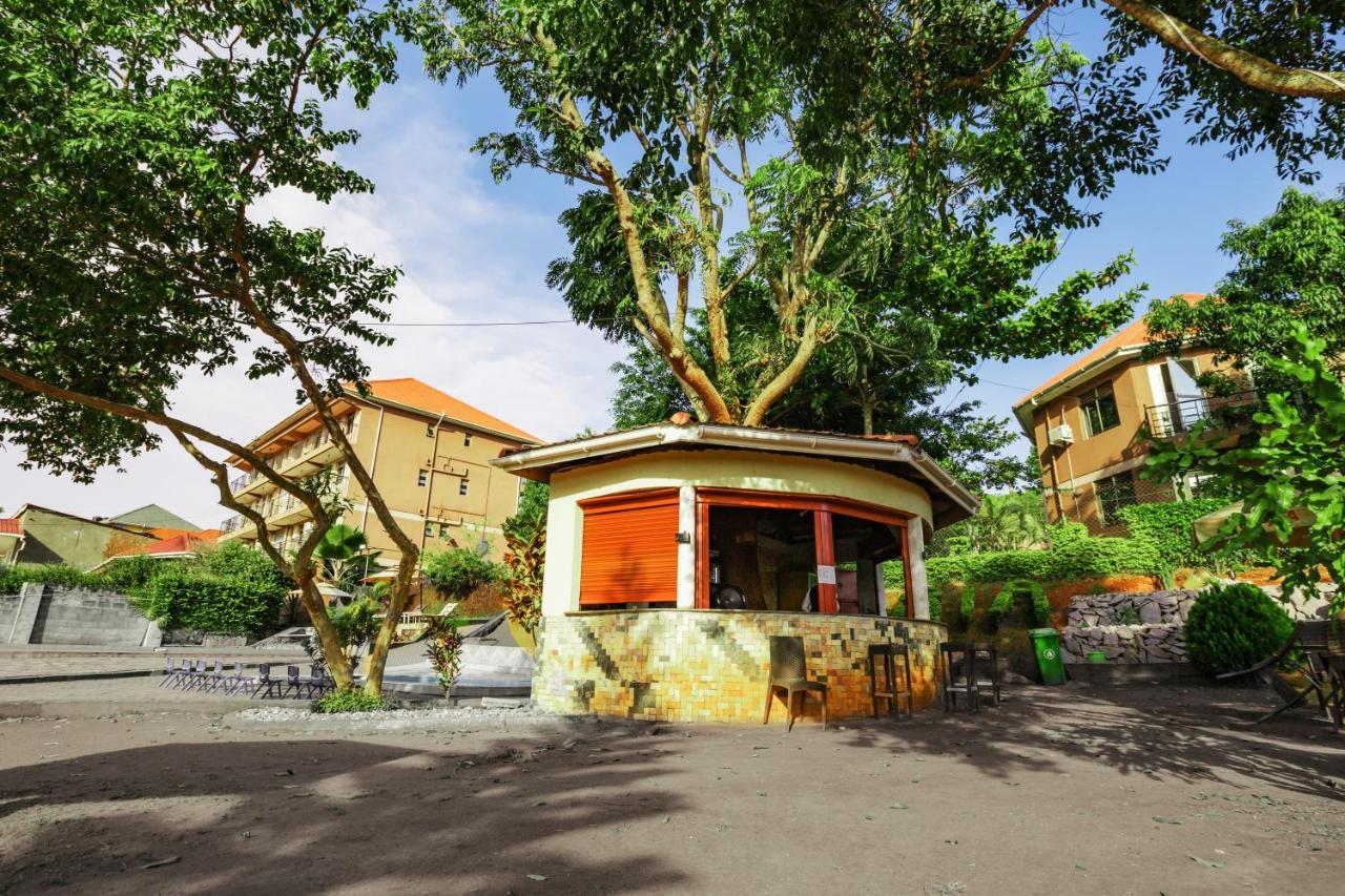 Santa Maria Hotel Entebbe Exterior foto